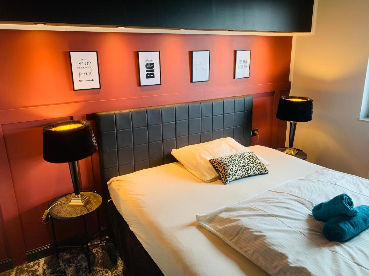 Besotel Mettmann-Schicke Fewo Oder Apartments Naehe Golfplatz Gruiten Und Neandertal Mit Glasfaser Wlan Und Parkplatz-Viele Schlafzimmer Mit Bad En Suite 外观 照片