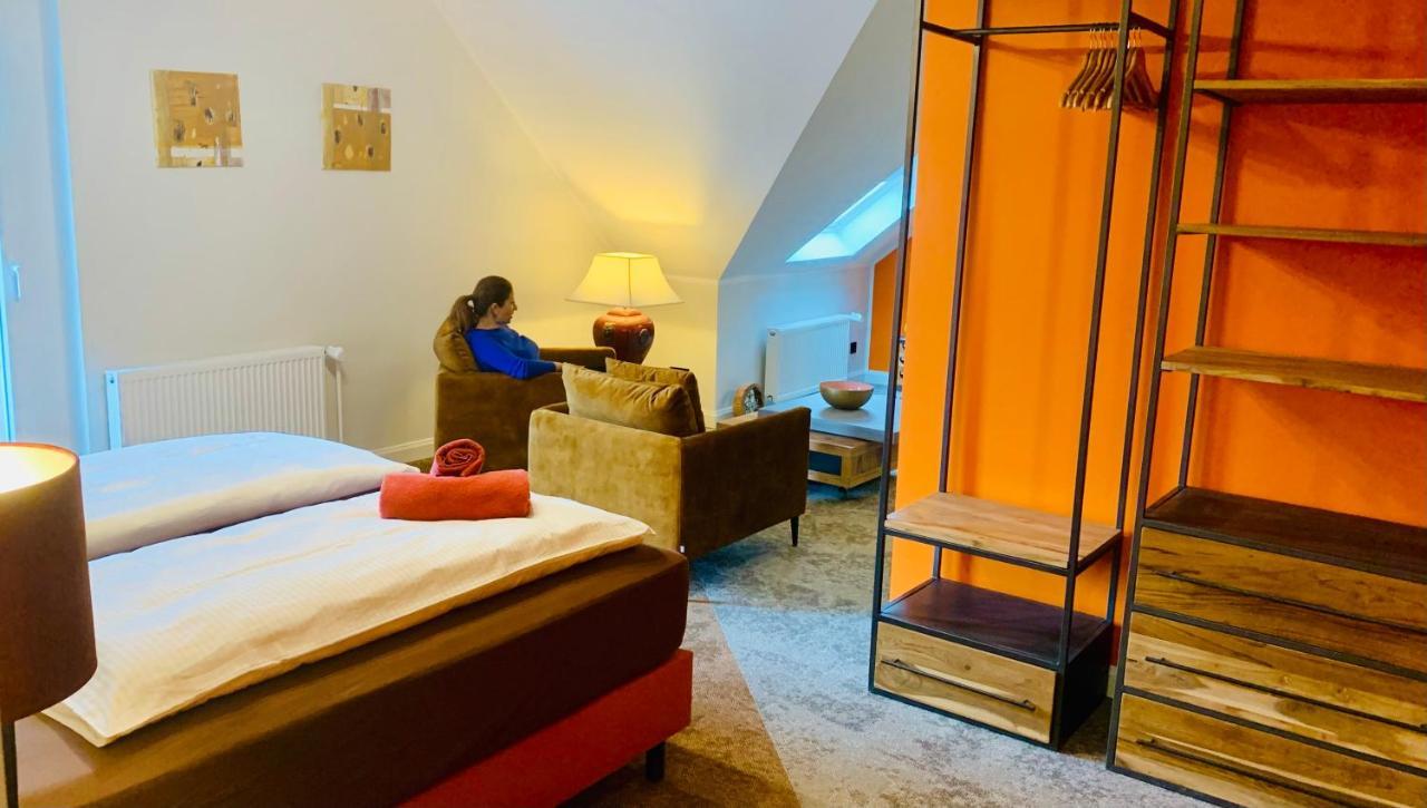 Besotel Mettmann-Schicke Fewo Oder Apartments Naehe Golfplatz Gruiten Und Neandertal Mit Glasfaser Wlan Und Parkplatz-Viele Schlafzimmer Mit Bad En Suite 外观 照片