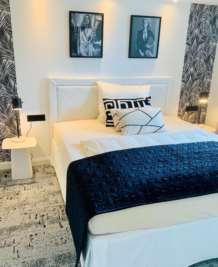 Besotel Mettmann-Schicke Fewo Oder Apartments Naehe Golfplatz Gruiten Und Neandertal Mit Glasfaser Wlan Und Parkplatz-Viele Schlafzimmer Mit Bad En Suite 外观 照片